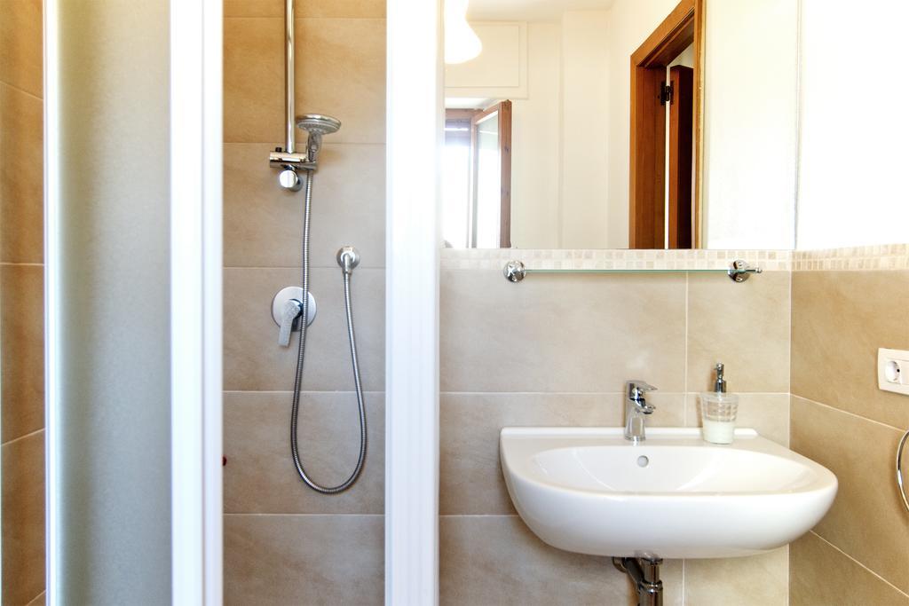 Mimi Rooms Cagliari Habitación foto