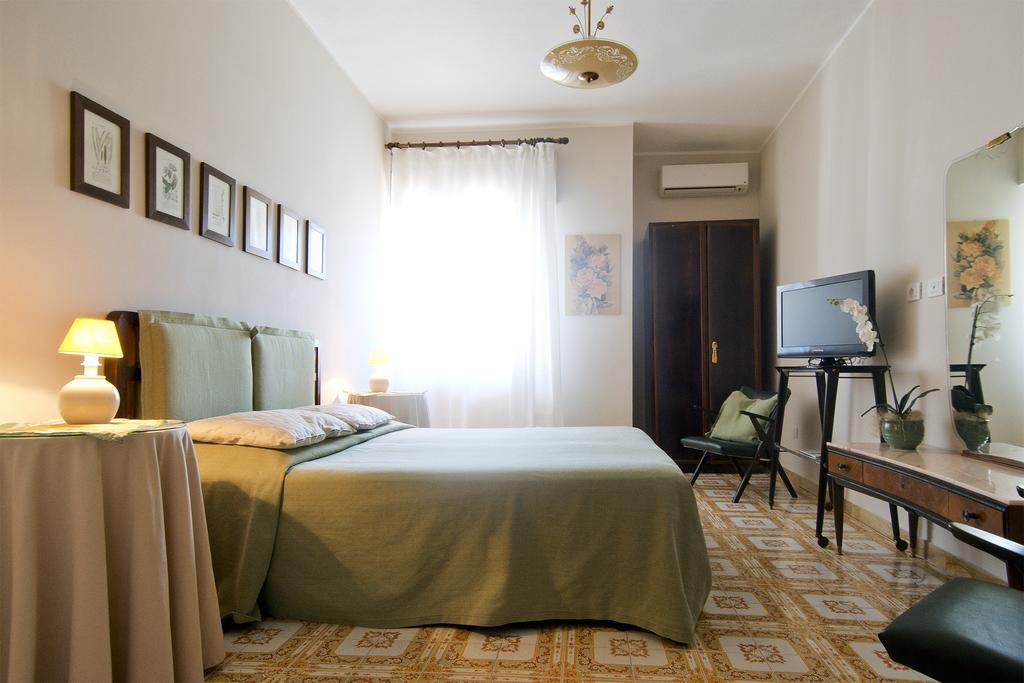Mimi Rooms Cagliari Habitación foto