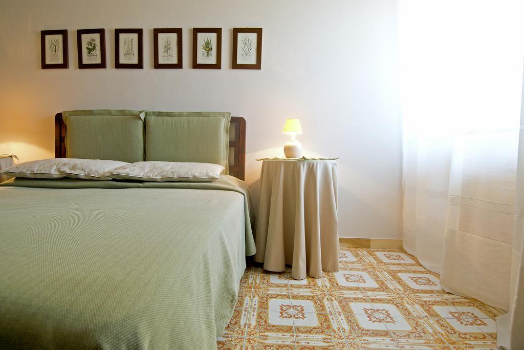Mimi Rooms Cagliari Habitación foto